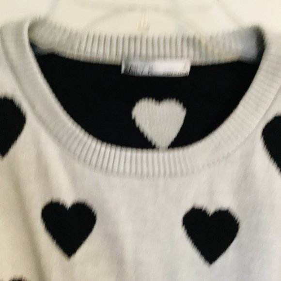 KAILY K Gray Viscose Blend Sweater with Heart Pattern - Picture 5 of 9